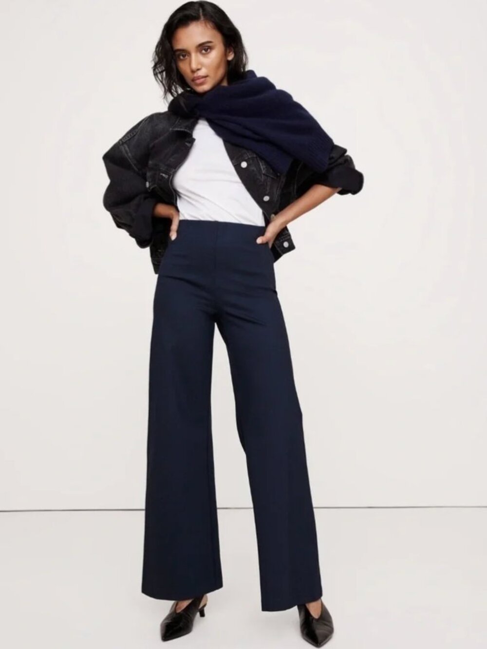Wide-Leg Everywhere Ponte Cropped Pant; Navy Blue; Size M
